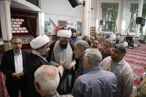 تصاویر / حضور مسئولان در مسجد قمر بنی‌هاشم شهرک فرهنگیان