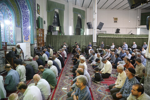 تصاویر / حضور مسئولان در مسجد قمر بنی‌هاشم شهرک فرهنگیان