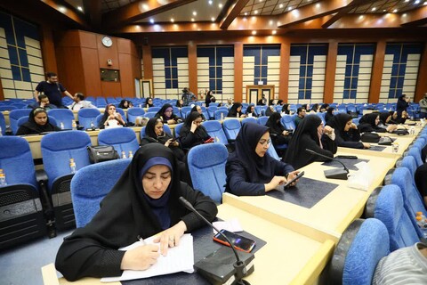 تصاویر / نشست خبری استاندار همدان با اصحاب رسانه به مناسبت هفته دولت