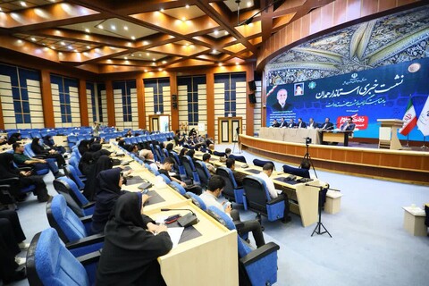 تصاویر / نشست خبری استاندار همدان با اصحاب رسانه به مناسبت هفته دولت