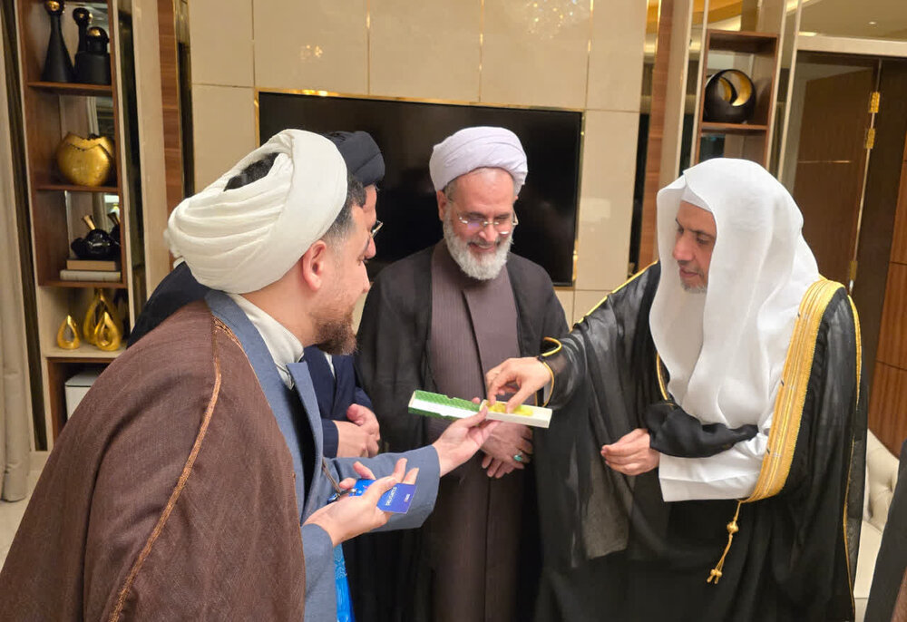 हौज़ा ए इल्मिया की विभिन्न क्षेत्रों में प्रगति सराहनीय है / इस्लामी धर्मों और देशों के बीच एकता की आवश्यकता