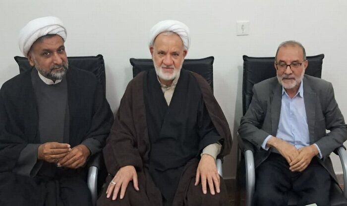 دیدار نمایندگان آیتالله اعرافی با استاد پیشکسوت جامعهالمصطفی + عکس