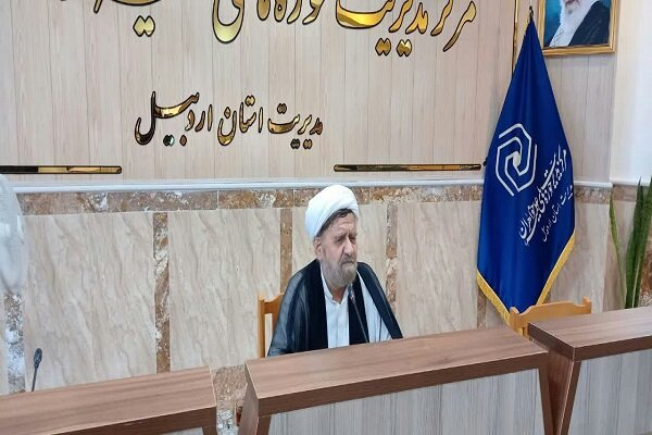 بهرهگیری از علوم قرآنی لازمه مدیریت پیچیدگیهای جامعه است+عکس