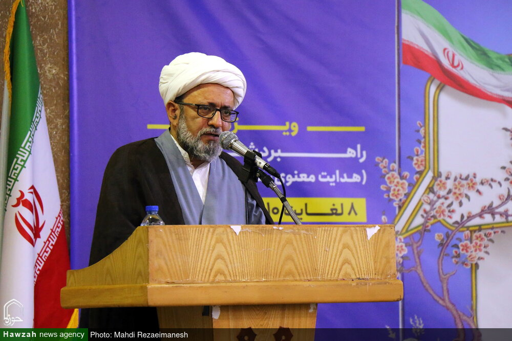 به گونه‌ای حرف بزنیم که دین مردم تقویت شود