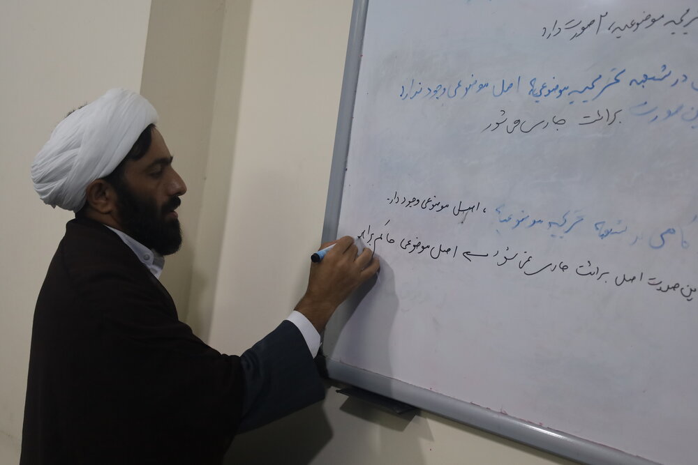 آزمون استادی سطح ۲ و ۳ حوزه در بندرعباس برگزار شد+تصاویر