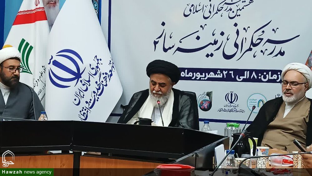 هیچ‌گاه زمینه پذیرش حقیقت و آگاهی ملت‌ها به اندازه امروز نبوده است / رسانه در رساندن پیام انقلاب عقب‌مانده است