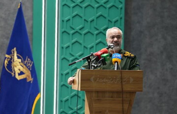 دشمن می‌داند ابتکار عمل دست ایران است / شهادت سرداران خللی در دفاع مقدس ایجاد نکرد