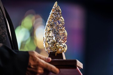 کتاب سه‌زبانه جشنواره ملی نشان نیکوکاری منتشر می‌شود