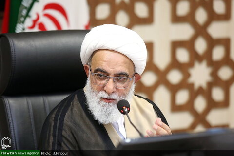 سماجی و سیاسی میدان میں رہبر انقلاب سے زیادہ قوی کوئی نہیں