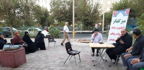 تصاویر/ اجرای طرح «اربعین حدیث» در شب شهادت امام عسکری(ع) توسط مدرسه امام صادق(ع)