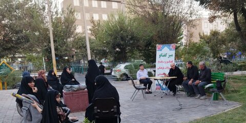 تصاویر/ اجرای طرح «اربعین حدیث» در شب شهادت امام عسکری(ع) توسط مدرسه امام صادق(ع)