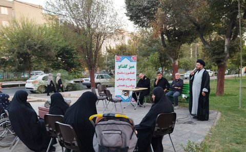 تصاویر/ اجرای طرح «اربعین حدیث» در شب شهادت امام عسکری(ع) توسط مدرسه امام صادق(ع)