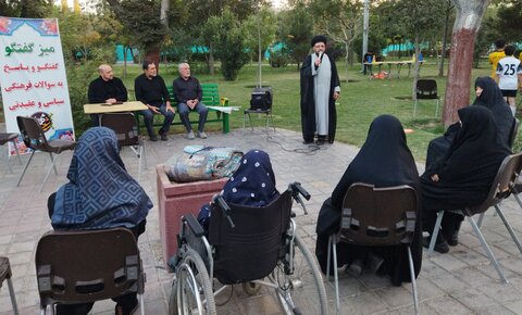 تصاویر/ اجرای طرح «اربعین حدیث» در شب شهادت امام عسکری(ع) توسط مدرسه امام صادق(ع)