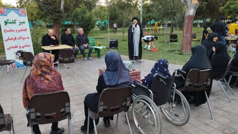 تصاویر/ اجرای طرح «اربعین حدیث» در شب شهادت امام عسکری(ع) توسط مدرسه امام صادق(ع)