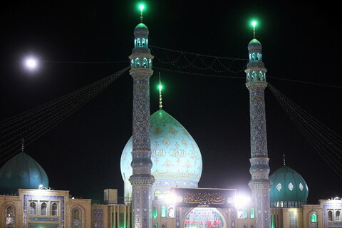 تصاویر/ حال و هوای مسجد مقدس جمکران در شب شهادت امام حسن عسکری(ع)