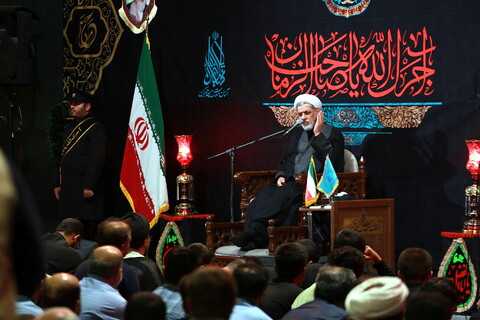 تصاویر/ حال و هوای مسجد مقدس جمکران در شب شهادت امام حسن عسکری(ع)