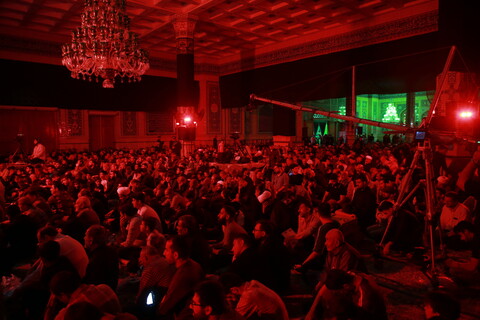 تصاویر/ حال و هوای مسجد مقدس جمکران در شب شهادت امام حسن عسکری(ع)