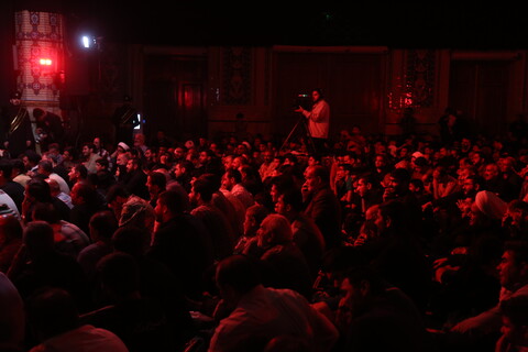 تصاویر/ حال و هوای مسجد مقدس جمکران در شب شهادت امام حسن عسکری(ع)