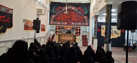 تصاویر/برگزاری مراسم عزاداری شهادت امام حسن عسکری (ع)در مدرسه علمیه الزهرا اراک