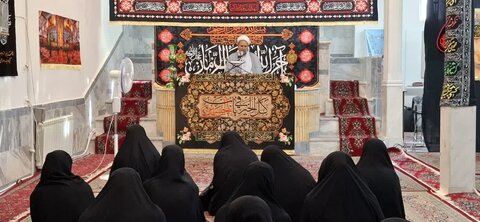 تصاویر/برگزاری مراسم عزاداری شهادت امام حسن عسکری (ع)در مدرسه علمیه الزهرا اراک