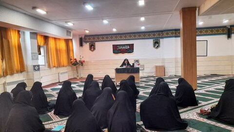 تصاویر/برگزاری مراسم سوگواری شهادت امام حسن عسکری در مدرسه علمیه فاطمه الزهرا ساوه