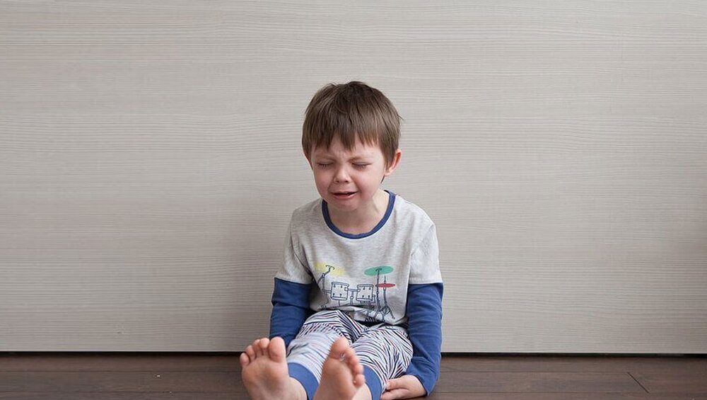 سواد خانواده | چرا برخی کودکان با بازخواست والدین گریه می‌کنند؟