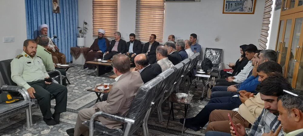 از مهم ترین آموزه های قرآن و اهل بیت(ع) خدمت به مردم است