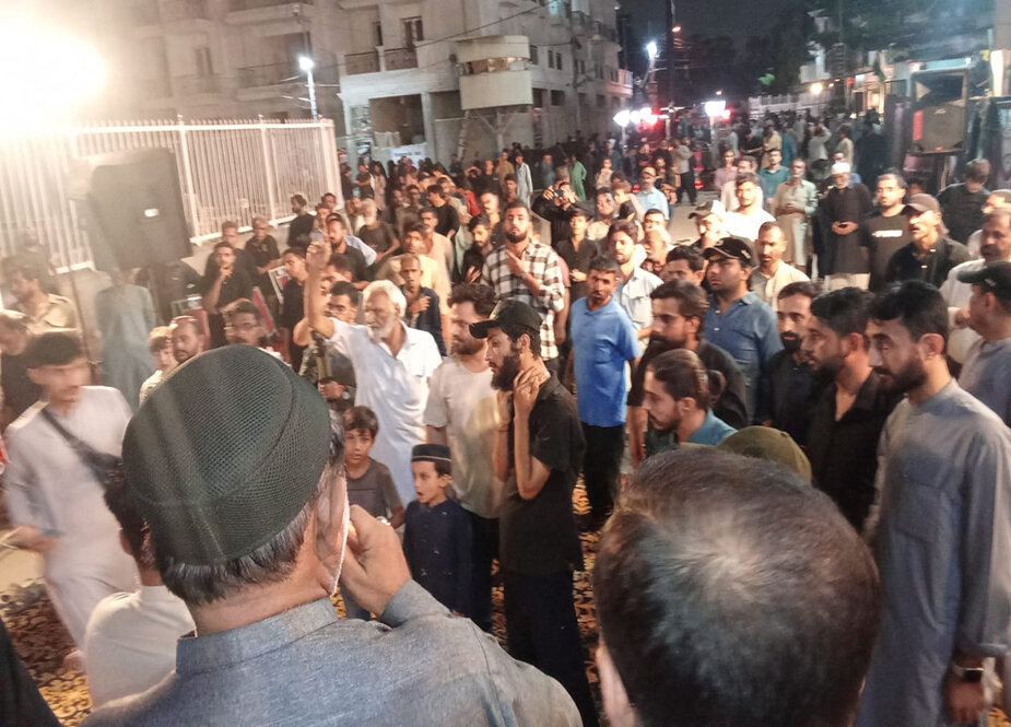 اعتراض گسترده مردم پاکستان در اعتراض به ربوده شدن روحانی این کشور در عربستان