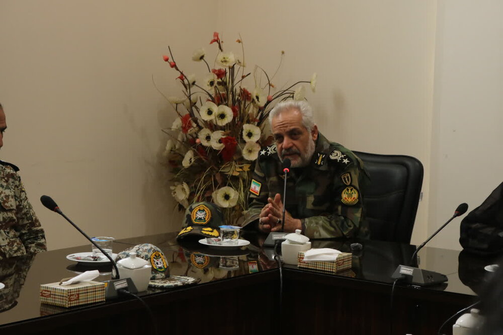 دیدار با فرماندهان ارتش و پدافند هوایی با نماینده ولی فقیه در کرمان