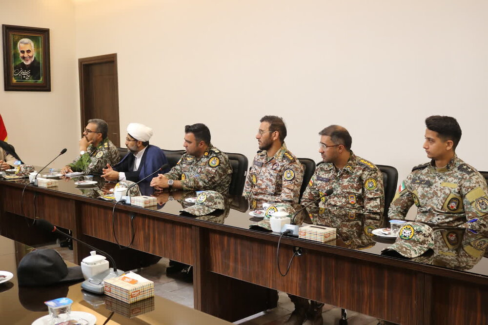 دیدار با فرماندهان ارتش و پدافند هوایی با نماینده ولی فقیه در کرمان