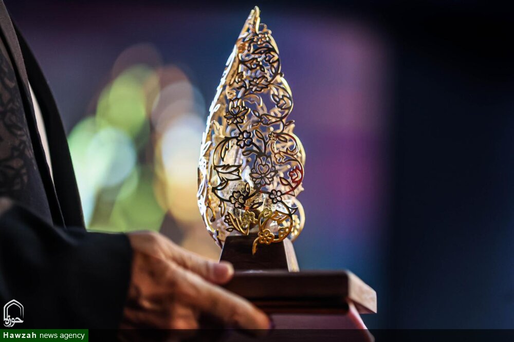 کتاب سه‌زبانه جشنواره ملی نشان نیکوکاری منتشر می‌شود