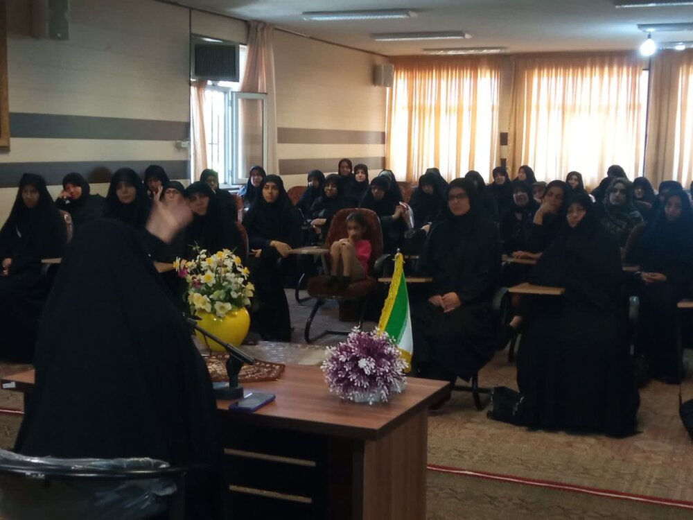 تصاویری از برگزاری مراسم شهادت امام حسن عسکری در مدرسه علمیه فاطمه الزهرا اراک