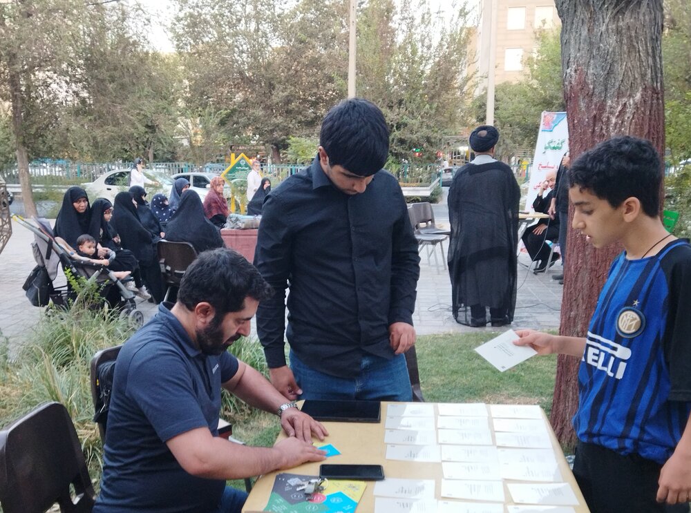 تصاویر/ اجرای طرح «اربعین حدیث» در سوگ شهادت امام عسکری(ع)