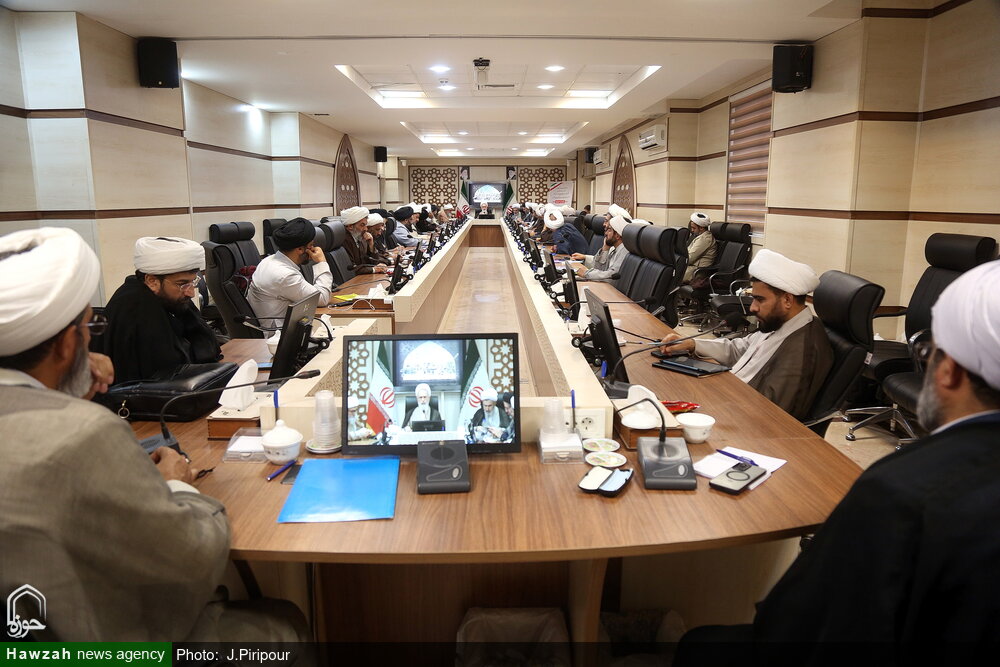 हर हौज़े को कम से कम अपने शहर और प्रांत की शैक्षिक और तबलीग़ी ज़रूरतों को पूरा करने में तो निपुण होना ही चाहिए