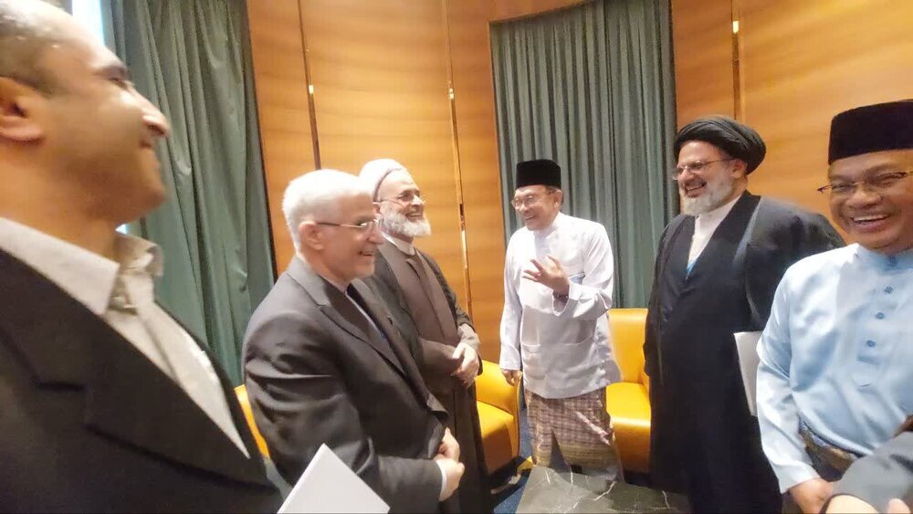 Ayatolá A'rafi se reunió con el Primer Ministro de Malasia: “La política del gobierno y del pueblo de Malasia es apoyar a la nación palestina oprimida, en especial a Gaza” + Imágenes