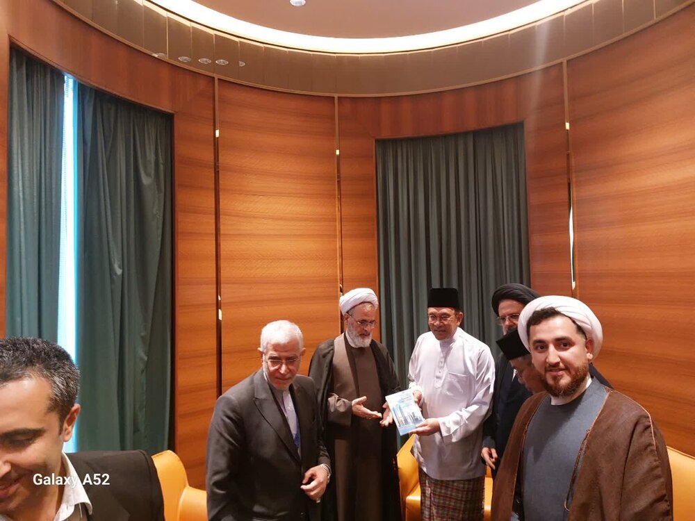 Ayatolá A'rafi se reunió con el Primer Ministro de Malasia: “La política del gobierno y del pueblo de Malasia es apoyar a la nación palestina oprimida, en especial a Gaza” + Imágenes