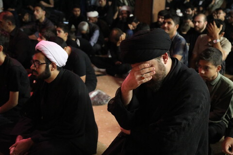 تصاویر / مراسم عزاداری شب شهادت امام حسن عسکری (ع) در بیت آیت الله فقیهی