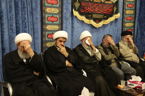 تصاویر / مراسم عزاداری شب شهادت امام حسن عسکری (ع) در بیت آیت الله فقیهی