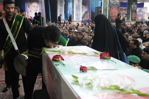 تصاویر/ مراسم تشییع شهید پاسدار رحیم محمدی در حسینیه ثارالله