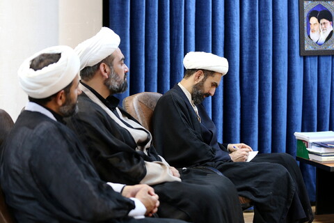 تصاویر/ دیدار اعضای خانه طلاب جوان با آیت الله اعرافی