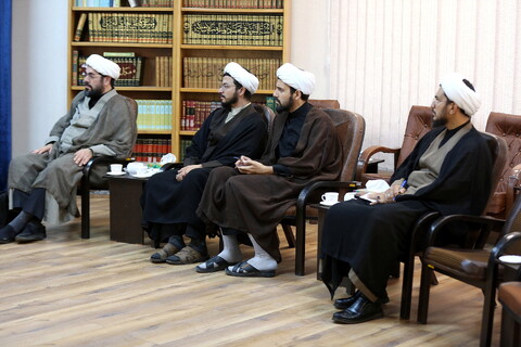 تصاویر/ دیدار اعضای خانه طلاب جوان با آیت الله اعرافی