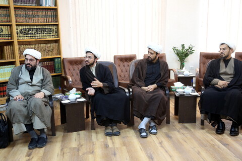 تصاویر/ دیدار اعضای خانه طلاب جوان با آیت الله اعرافی