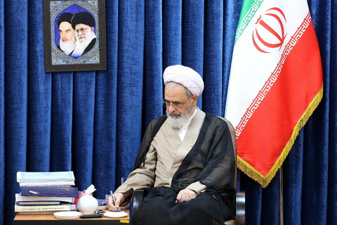 تصاویر/ دیدار اعضای خانه طلاب جوان با آیت الله اعرافی