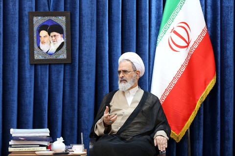 تصاویر/ دیدار اعضای خانه طلاب جوان با آیت الله اعرافی