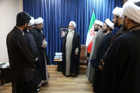 تصاویر/ دیدار اعضای خانه طلاب جوان با آیت الله اعرافی