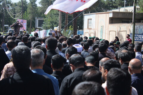 وداع مردم کرمان با شهید پاسدار رحیم محمدی