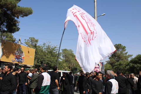 وداع مردم کرمان با شهید پاسدار رحیم محمدی