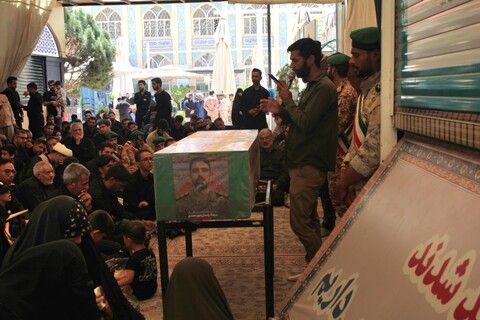 وداع مردم کرمان با شهید پاسدار رحیم محمدی