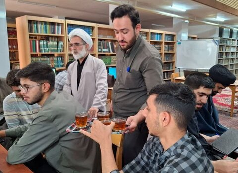 تصاویر/ دوره تابستان پژوهشی مدرسه علمیه امام خمینی(ره) ارومیه