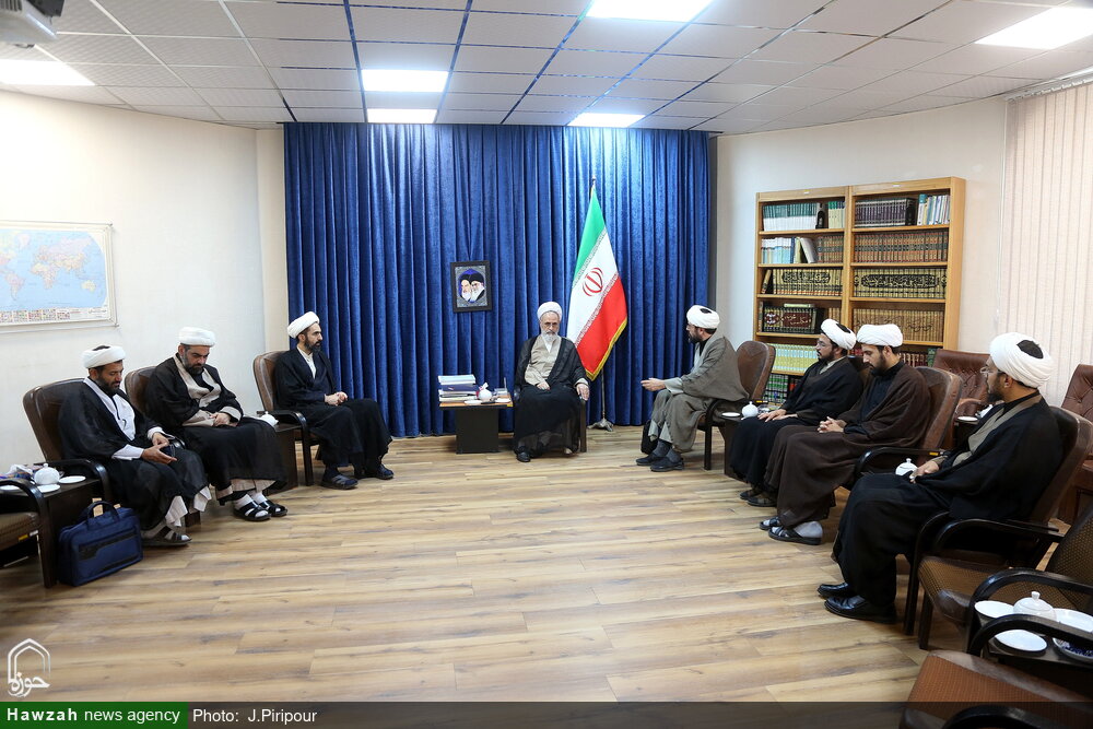 قرائت رهبر معظم انقلاب از امام(ره)، حجت و ملاک است / تولید علم باید در متن حوزه اتفاق بیفتد، نه صرفاً در پژوهشگاهها